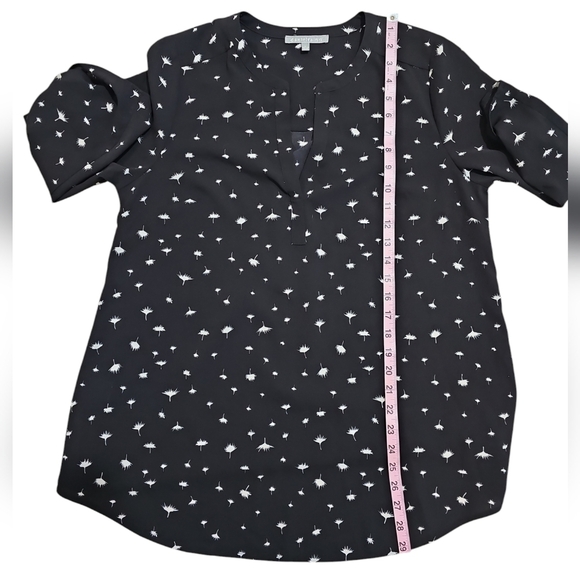 Daniel Rainn Women’s M Black White Dandelion Print Roll Tab Sleeve Blouse Preppy - Picture 8 of 8